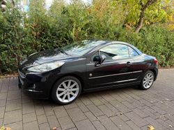 Schwarz Gebraucht 2012 Peugeot 207 CC Roland Garros Cabrio | 5.200 € (Fairer Preis)