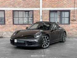 Grau Gebraucht 2015 Porsche 911 Carrera 4 | 49.125 €