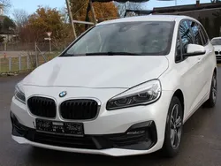 Weiß Gebraucht 2019 BMW 218 Gran Tourer Sport Line Van / Kleinbus | 21.890 € (Teuer)