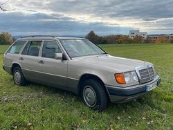 Silber Gebraucht 1992 Mercedes E250 Kombi | 6.500 €