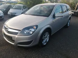Grau Gebraucht 2010 Opel Astra Edition Kombi | 2.690 € (Guter Preis)