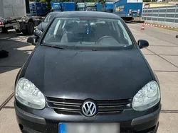 Schwarz Gebraucht 2004 VW Golf IV Kleinwagen | 1.999 € (Fairer Preis)