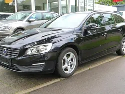Schwarz Gebraucht 2015 Volvo V60 Kinetic Kombi | 8.999 € (Fairer Preis)