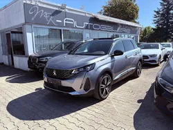 Grau Gebraucht 2022 Peugeot 5008 GT-line Van / Kleinbus | 23.990 € (Etwas zu teuer)