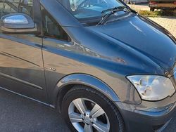 Grau Gebraucht 2011 Mercedes Viano Van / Kleinbus | 15.300 € (Fairer Preis)
