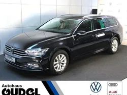 Deep black perleffekt Gebraucht 2023 VW Passat Business Kombi | 25.880 € (Guter Preis)