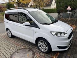 Weiß Gebraucht 2018 Ford Tourneo Courier Titanium Van / Kleinbus | 8.500 € (Guter Preis)