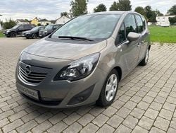 Grau Gebraucht 2010 Opel Meriva Innovation Van / Kleinbus | 4.500 € (Fairer Preis)