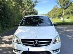 Weiß Gebraucht 2012 Mercedes B180 Edition 1 Van / Kleinbus | 9.950 € (Etwas zu teuer)