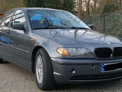 Grau Gebraucht 2002 BMW 316 Limousine | 2.650 €