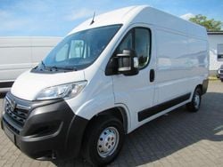 Weiß Gebraucht 2023 Opel Movano Edition Van / Kleinbus | 21.500 € (Guter Preis)