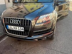 Grau Gebraucht 2012 Audi Q7 SUV | 12.999 € (Guter Preis)