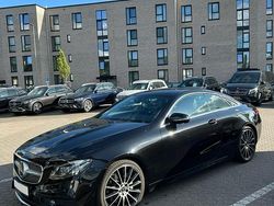 Schwarz Gebraucht 2018 Mercedes E220 AMG line Coupé | 32.900 € (Fairer Preis)