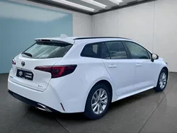 Weiß Neu 2025 Toyota Corolla Kombi | 29.749 €