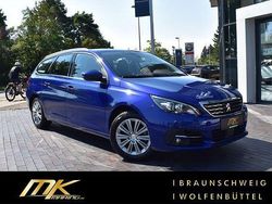 Blau Gebraucht 2019 Peugeot 308 SW Allure Kombi | 14.990 €