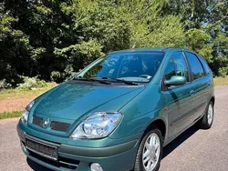 Grün Gebraucht 2002 Renault Scénic Van / Kleinbus | 1.990 € (Fairer Preis)