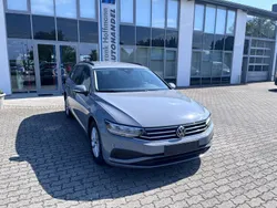 Grau Gebraucht 2023 VW Passat Kombi | 20.850 € (Guter Preis)