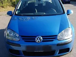 Blau Gebraucht 2004 VW Golf V Kleinwagen | 3.650 € (Fairer Preis)