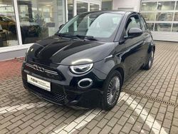 Schwarz Gebraucht 2023 Fiat 500e Kleinwagen | 24.501 €