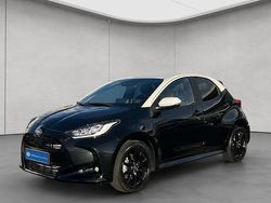 Schwarz Gebraucht 2022 Toyota Yaris Hybrid Style Limousine | 19.990 € (Fairer Preis)