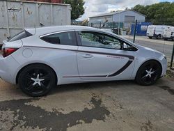 Weiß Gebraucht 2011 Opel Astra GTC Coupé | 4.500 € (Guter Preis)