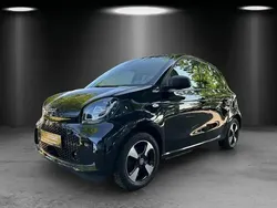 Black / black Gebraucht 2021 Smart ForFour Electric Drive Passion Limousine | 8.990 € (Fairer Preis)