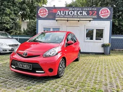 Rot Gebraucht 2014 Toyota Aygo Cool Kleinwagen | 3.499 € (Guter Preis)