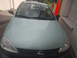 Grün Gebraucht 2001 Opel Corsa Limousine | 1.050 € (Guter Preis)