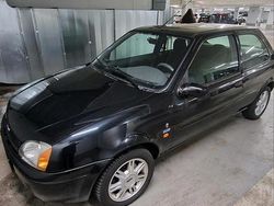 Schwarz Gebraucht 2000 Ford Fiesta Kleinwagen | 950 € (Fairer Preis)