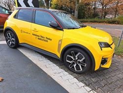 Gelb Gebraucht 2025 Renault R5 Urban Kleinwagen | 29.900 € (Fairer Preis)