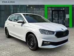 Moonweiss metallic Neu 2025 Skoda Fabia Essence Limousine | 18.990 € (Guter Preis)