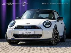 Nanuq white Gebraucht 2025 Mini Cooper S Favoured Kleinwagen | 39.999 €