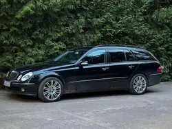 Grün Gebraucht 2004 Mercedes E500 Kombi | 4.999 €