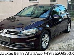 Braun Gebraucht 2017 VW Golf VII Trendline Limousine | 7.350 €