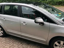 Silber Gebraucht 2011 Peugeot 5008 Family Van / Kleinbus | 3.700 € (Fairer Preis)
