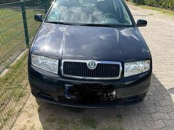 Schwarz Gebraucht 2007 Skoda Fabia Kleinwagen | 1.200 €