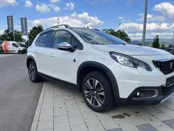 Lack weiss perlglänzend/ Gebraucht 2019 Peugeot 2008 Crossway SUV | 9.590 € (Fairer Preis)