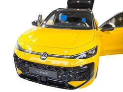 Gelb Neu 2025 VW T-Roc Trendline SUV | 24.444 € (Superpreis)