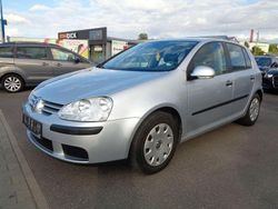Silber Gebraucht 2004 VW Golf V Comfortline Limousine | 2.490 € (Superpreis)