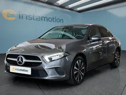 Grau Gebraucht 2021 Mercedes A250 Kleinwagen | 26.399 € (Fairer Preis)