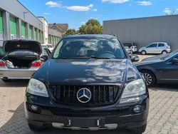 Schwarz Gebraucht 2005 Mercedes ML320 SUV | 5.400 € (Guter Preis)