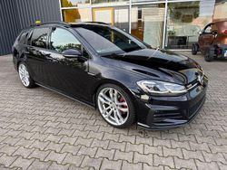 Schwarz Gebraucht 2018 VW Golf VII GTD Kombi | 19.890 € (Etwas zu teuer)