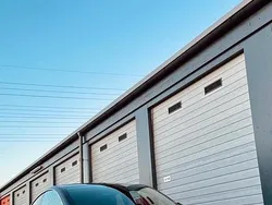 Weiß Gebraucht 2023 Tesla Model Y Long Range SUV | 37.241 € (Teuer)