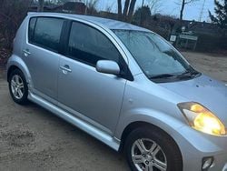 Silber Gebraucht 2007 Daihatsu Sirion Kleinwagen | 1.600 €