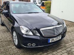 Schwarz Gebraucht 2009 Mercedes E200 Limousine | 10.820 € (Etwas zu teuer)