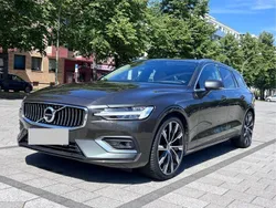 Grau Gebraucht 2019 Volvo V60 Inscription Kombi | 27.500 € (Fairer Preis)