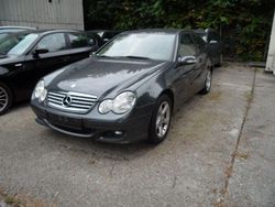 Grau Gebraucht 2006 Mercedes C200 | 2.999 € (Fairer Preis)