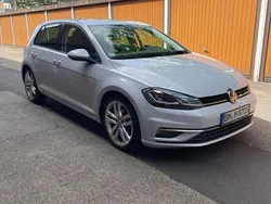 Weiß Gebraucht 2018 VW Golf VII Highline Limousine | 12.000 € (Guter Preis)
