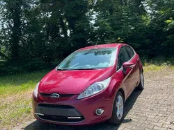 Rot Gebraucht 2009 Ford Fiesta Kleinwagen | 2.999 €