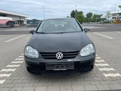Schwarz Gebraucht 2004 VW Golf V Kleinwagen | 2.650 € (Etwas zu teuer)